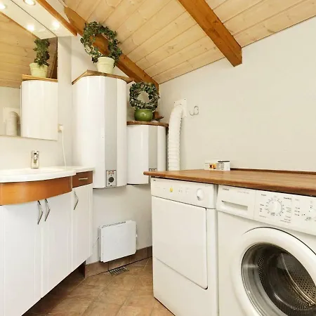Holiday home Holiday Fugltoft